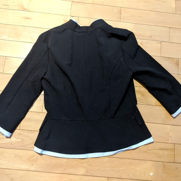 🌟Host Pick!🌟Monochrome Blazer - Picture 6 of 8